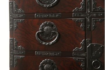 中古　美品　民芸家具　熊野洞　木地呂塗り　欅(ケヤキ)　落ち着きのある色合いと取り入れやすいサイズが魅力の仙台箪笥(整理タンス、収納箪笥、引き出し、サイドチェスト)(R-057200)