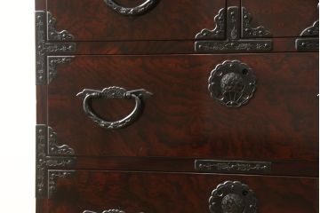 中古　美品　民芸家具　熊野洞　木地呂塗り　欅(ケヤキ)　落ち着きのある色合いと取り入れやすいサイズが魅力の仙台箪笥(整理タンス、収納箪笥、引き出し、サイドチェスト)(R-057200)