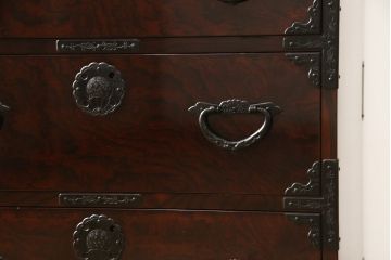 中古　美品　民芸家具　熊野洞　木地呂塗り　欅(ケヤキ)　落ち着きのある色合いと取り入れやすいサイズが魅力の仙台箪笥(整理タンス、収納箪笥、引き出し、サイドチェスト)(R-057200)