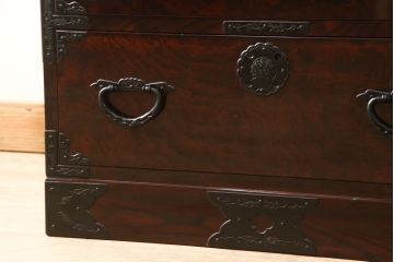 中古　美品　民芸家具　熊野洞　木地呂塗り　欅(ケヤキ)　落ち着きのある色合いと取り入れやすいサイズが魅力の仙台箪笥(整理タンス、収納箪笥、引き出し、サイドチェスト)(R-057200)