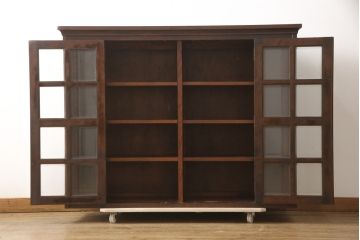 中古　北海道民芸家具　脚(台輪)付きリメイク　落ち着きのあるシックな佇まいが魅力のサイドボード(収納棚、飾り棚、戸棚、本箱、ブックケース、キャビネット)(R-057201)