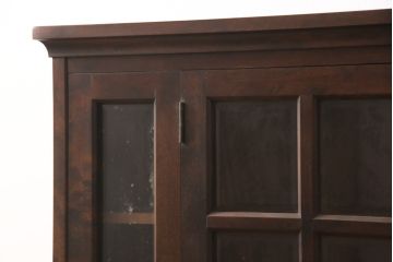 中古　北海道民芸家具　脚(台輪)付きリメイク　落ち着きのあるシックな佇まいが魅力のサイドボード(収納棚、飾り棚、戸棚、本箱、ブックケース、キャビネット)(R-057201)