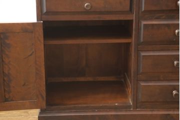 中古　北海道民芸家具　天板付きリメイク　木のあたたかみを感じるサイドボード(収納棚、リビングボード、キャビネット)(R-057202)