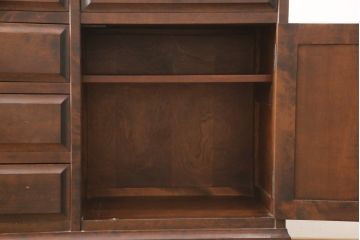 中古　北海道民芸家具　天板付きリメイク　木のあたたかみを感じるサイドボード(収納棚、リビングボード、キャビネット)(R-057202)