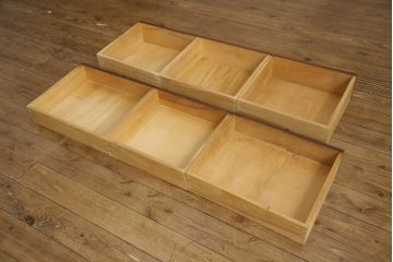 中古　北海道民芸家具　天板付きリメイク　木のあたたかみを感じるサイドボード(収納棚、リビングボード、キャビネット)(R-057202)
