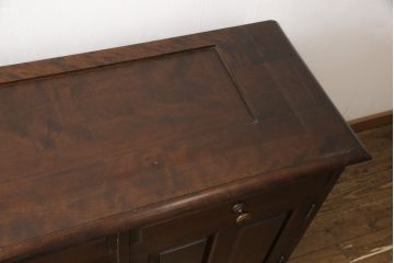 中古　北海道民芸家具　天板付きリメイク　木のあたたかみを感じるサイドボード(収納棚、リビングボード、キャビネット)(R-057202)