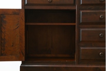 中古　北海道民芸家具　木のあたたかみを感じるサイドボード　(R-057202)