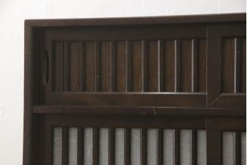 中古　美品　民芸家具　前面ケヤキ材　和モダンな空間づくりにオススメの水屋箪笥キャビネット(食器棚、収納棚、戸棚)(R-057205)