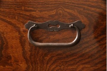 和製アンティーク　美品　前面ケヤキ(欅)材　漆の綺麗な庄内箪笥ローボード(ローチェスト、引き出し、衣装タンス、和箪笥)(R-057206)