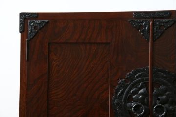 中古　美品　民芸家具　漆の綺麗な木地呂塗りが魅力　岩谷堂箪笥の着物箪笥(引き出し、衣装タンス、和箪笥)(R-057208)