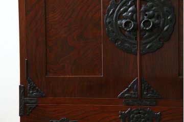 中古　美品　民芸家具　漆の綺麗な木地呂塗りが魅力　岩谷堂箪笥の着物箪笥(引き出し、衣装タンス、和箪笥)(R-057208)