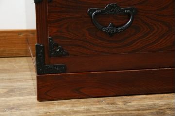 中古　美品　民芸家具　漆の綺麗な木地呂塗りが魅力　岩谷堂箪笥の着物箪笥(引き出し、衣装タンス、和箪笥)(R-057208)
