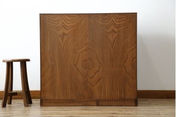 中古　美品　民芸家具　漆の綺麗な木地呂塗りが魅力　岩谷堂箪笥の着物箪笥(引き出し、衣装タンス、和箪笥)(R-057208)
