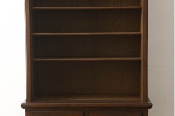 中古　美品　北海道旭川 近藤工芸　Solid Furniture OAK (ソリッドファニチャー オーク)　オーク材　品のあるデザインが魅力的なキャビネット(戸棚、収納棚、食器棚、カップボード)(R-057213)