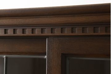 中古　美品　北海道旭川 近藤工芸　Solid Furniture OAK (ソリッドファニチャー オーク)　オーク材　品のあるデザインが魅力的なキャビネット(戸棚、収納棚、食器棚、カップボード)(R-057213)