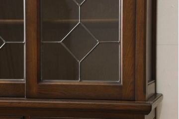 中古　美品　北海道旭川 近藤工芸　Solid Furniture OAK (ソリッドファニチャー オーク)　オーク材　品のあるデザインが魅力的なキャビネット(戸棚、収納棚、食器棚、カップボード)(R-057213)