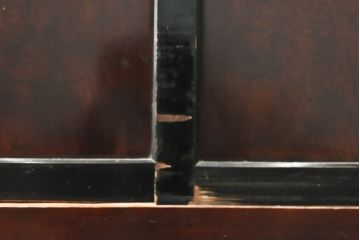 和製アンティーク　上手物!!　二方ケヤキ(欅)材　杢目が味わい深い!艶やかな漆が綺麗な三分割階段箪笥(時代箪笥、和タンス、収納箪笥)(R-057242)