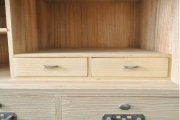中古　国産　手造り　凛とした佇まいが魅力的な総桐箪笥(胴丸、桐たんす、収納箪笥、衣装タンス、和タンス)(R-057243)