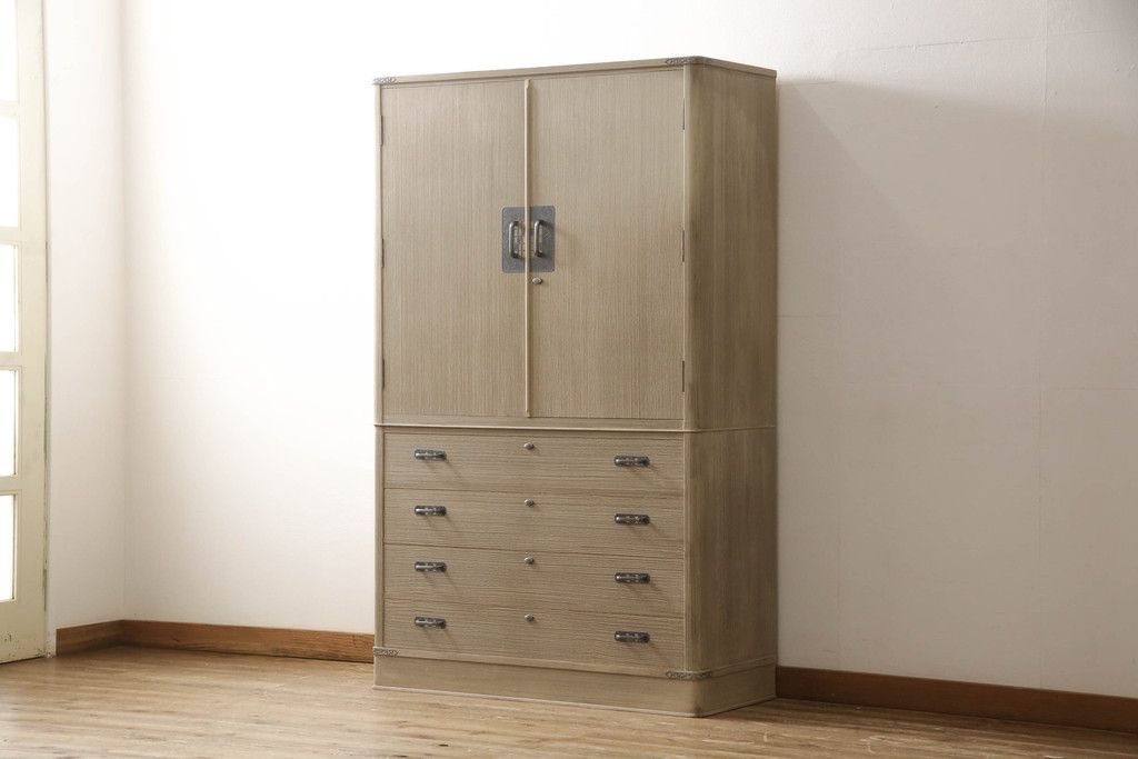 中古　美品　国産手造り家具　凛とした佇まいが魅力的な総桐箪笥(胴丸、桐たんす、収納箪笥、衣装タンス、和タンス、バラ売り可能)(R-057244)