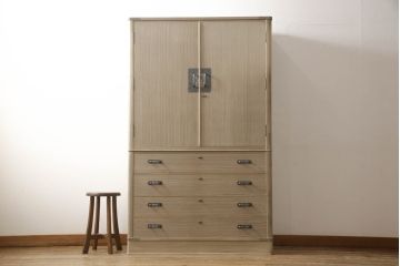 中古　美品　国産手造り家具　凛とした佇まいが魅力的な総桐箪笥(胴丸、桐たんす、収納箪笥、衣装タンス、和タンス、バラ売り可能)(R-057244)