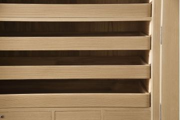 中古　美品　国産手造り家具　凛とした佇まいが魅力的な総桐箪笥(胴丸、桐たんす、収納箪笥、衣装タンス、和タンス、バラ売り可能)(R-057244)