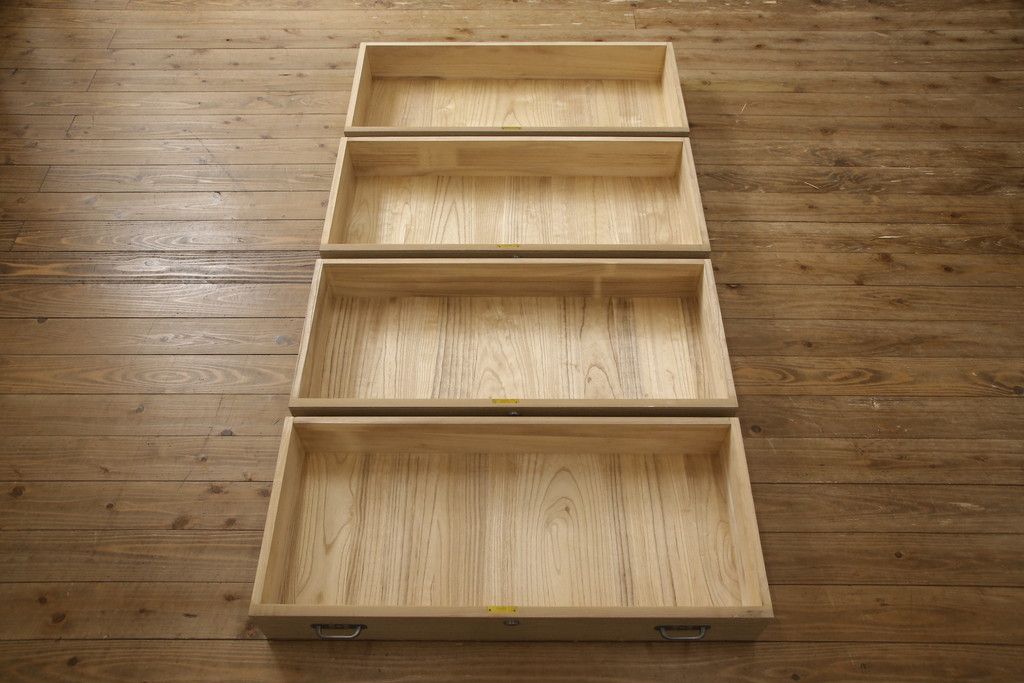 中古　美品　国産手造り家具　凛とした佇まいが魅力的な総桐箪笥(胴丸、桐たんす、収納箪笥、衣装タンス、和タンス、バラ売り可能)(R-057244)