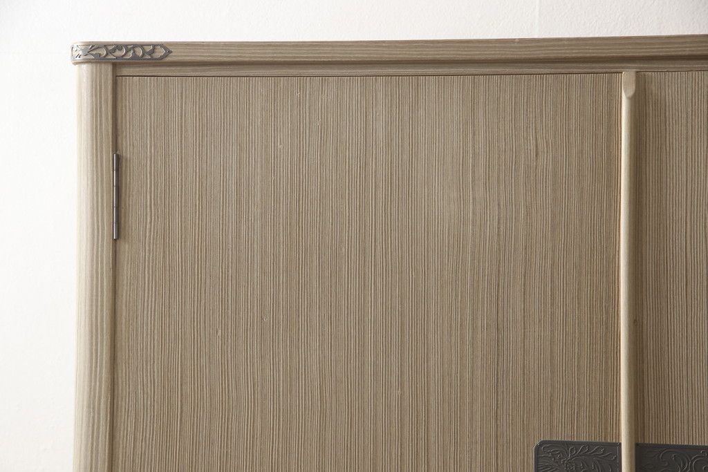 中古　美品　国産手造り家具　凛とした佇まいが魅力的な総桐箪笥(胴丸、桐たんす、収納箪笥、衣装タンス、和タンス、バラ売り可能)(R-057244)