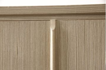 中古　美品　国産手造り家具　凛とした佇まいが魅力的な総桐箪笥(胴丸、桐たんす、収納箪笥、衣装タンス、和タンス、バラ売り可能)(R-057244)