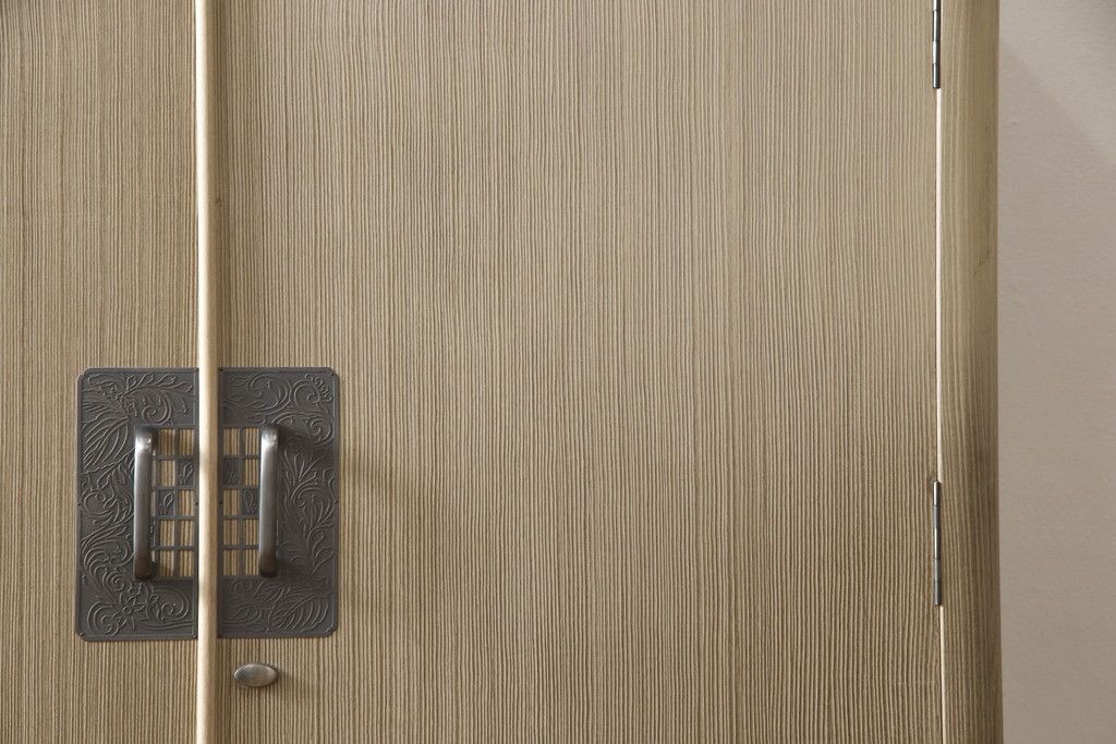 中古　美品　国産手造り家具　凛とした佇まいが魅力的な総桐箪笥(胴丸、桐たんす、収納箪笥、衣装タンス、和タンス、バラ売り可能)(R-057244)