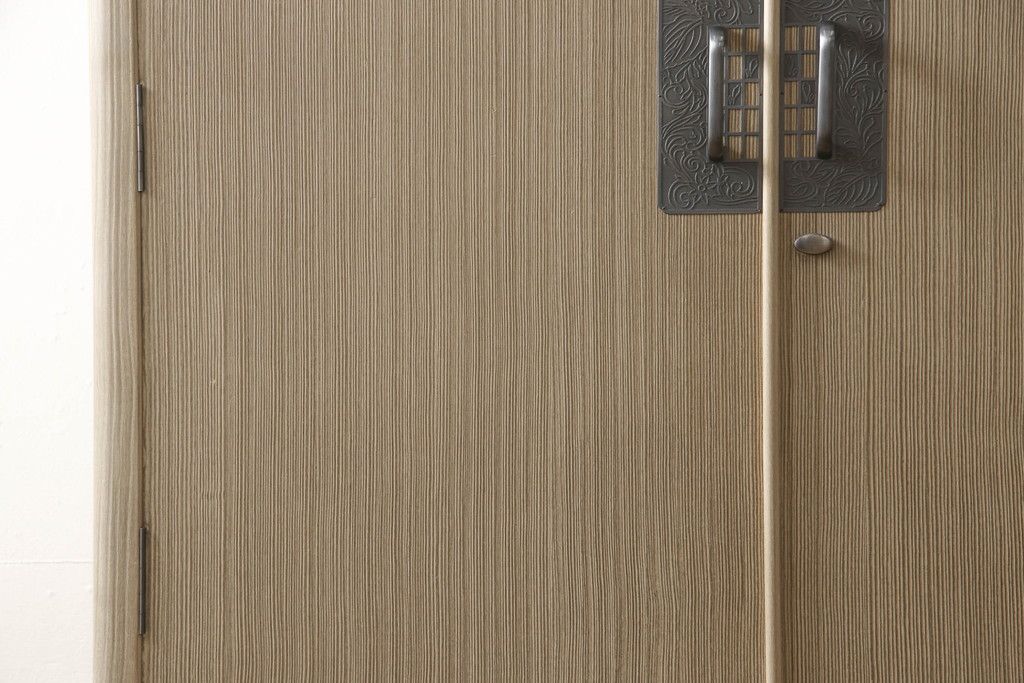 中古　美品　国産手造り家具　凛とした佇まいが魅力的な総桐箪笥(胴丸、桐たんす、収納箪笥、衣装タンス、和タンス、バラ売り可能)(R-057244)