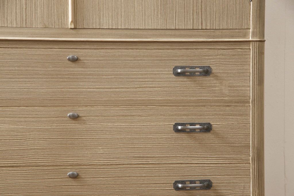 中古　美品　国産手造り家具　凛とした佇まいが魅力的な総桐箪笥(胴丸、桐たんす、収納箪笥、衣装タンス、和タンス、バラ売り可能)(R-057244)