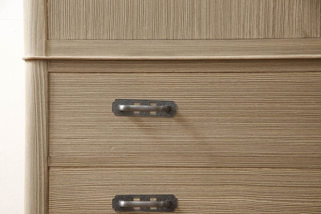 中古　美品　国産手造り家具　凛とした佇まいが魅力的な総桐箪笥(胴丸、桐たんす、収納箪笥、衣装タンス、和タンス、バラ売り可能)(R-057244)