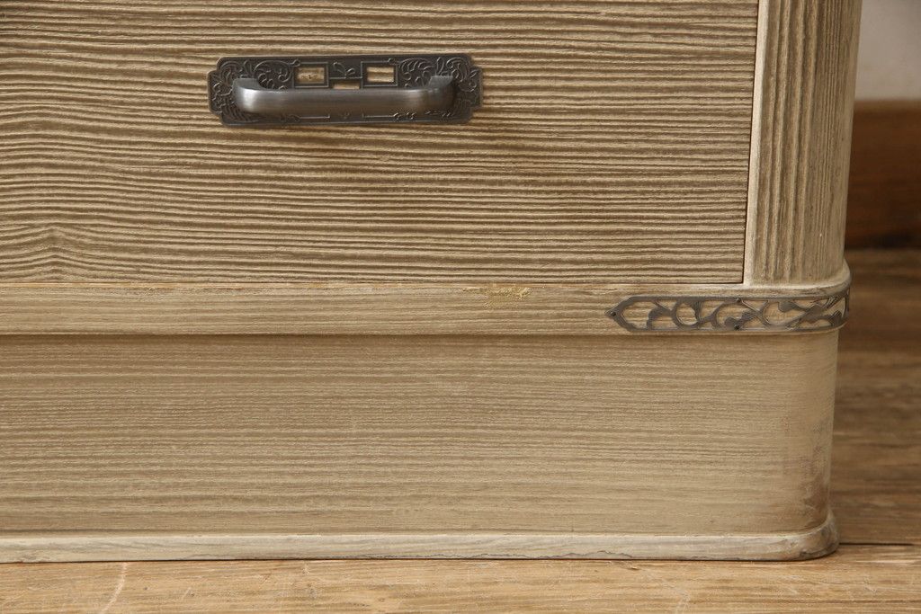 中古　美品　国産手造り家具　凛とした佇まいが魅力的な総桐箪笥(胴丸、桐たんす、収納箪笥、衣装タンス、和タンス、バラ売り可能)(R-057244)