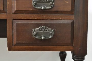イギリスアンティーク　レザートップ　マホガニー材　意匠を凝らした気品漂うニーホールデスク(両袖机、テーブル、ワークデスク、在宅ワーク、在宅用、作業デスク)(R-057245)
