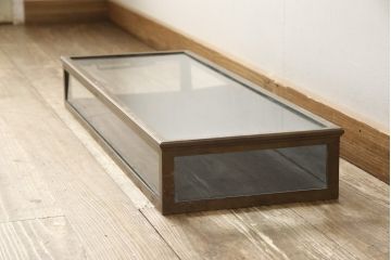 フランスアンティーク　直線的なフォルムがスタイリッシュなガラス卓上ショーケース(ガラスケース、店舗什器)(R-057256)