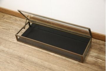 フランスアンティーク　直線的なフォルムがスタイリッシュなガラス卓上ショーケース(ガラスケース、店舗什器)(R-057256)