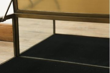フランスアンティーク　激レアデザイン!　真鍮枠　ディスプレイにおすすめ!背面鏡張りのRガラス卓上ショーケース(ガラスケース、陳列棚、店舗什器、曲げガラス)(R-057258)