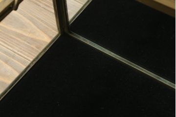 フランスアンティーク　激レアデザイン!　真鍮枠　ディスプレイにおすすめ!背面鏡張りのRガラス卓上ショーケース(ガラスケース、陳列棚、店舗什器、曲げガラス)(R-057258)