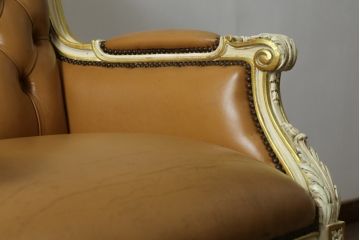 中古　SILIK(シリック)　本革と細やかな彫刻が高級感あふれるデスクチェア(定価約90万円)(アームチェア)(R-057259)