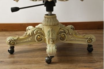 中古　SILIK(シリック)　本革と細やかな彫刻が高級感あふれるデスクチェア(定価約90万円)(アームチェア)(R-057259)