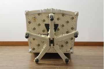 中古　SILIK(シリック)　本革と細やかな彫刻が高級感あふれるデスクチェア(定価約90万円)(アームチェア)(R-057259)
