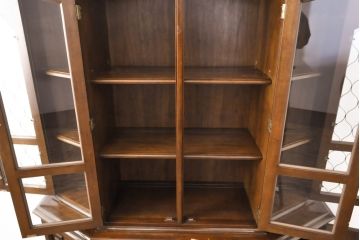 中古　美品　DREXEL HERITAGE(ドレクセルヘリテイジ)　エスペラント　クラシカルな佇まいが魅力のキャビネット(定価約120万円)(カップボード、食器棚、飾り棚、戸棚)(R-057261)