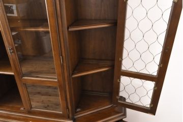 中古　美品　DREXEL HERITAGE(ドレクセルヘリテイジ)　エスペラント　クラシカルな佇まいが魅力のキャビネット(定価約120万円)(カップボード、食器棚、飾り棚、戸棚)(R-057261)
