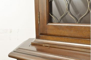 中古　美品　DREXEL HERITAGE(ドレクセルヘリテイジ)　エスペラント　クラシカルな佇まいが魅力のキャビネット(定価約120万円)(カップボード、食器棚、飾り棚、戸棚)(R-057261)