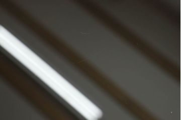 中古　美品　arflex(アルフレックス)　MONTAGNA(モンターニャ)　W字型の脚のデザインがお洒落なセンターテーブル(定価約20万円)(ガラステーブル、ローテーブル)(R-057262)