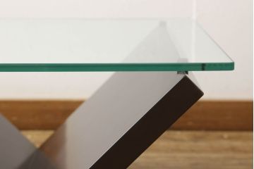 中古　美品　arflex(アルフレックス)　MONTAGNA(モンターニャ)　W字型の脚のデザインがお洒落なセンターテーブル(定価約20万円)(ガラステーブル、ローテーブル)(R-057262)