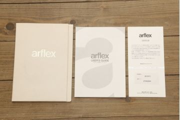 中古　美品　arflex(アルフレックス)　MONTAGNA(モンターニャ)　W字型の脚のデザインがお洒落なセンターテーブル(定価約20万円)(ガラステーブル、ローテーブル)(R-057262)