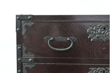 中古　美品　ケヤキ(欅)材・中桐　落ち着いた品のある佇まいが魅力的な国産民芸箪笥(和箪笥、衣装箪笥、収納箪笥、引き出し、チェスト)(R-057264)