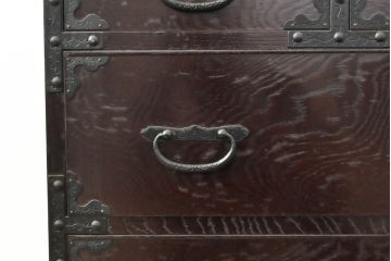中古　美品　ケヤキ(欅)材・中桐　落ち着いた品のある佇まいが魅力的な国産民芸箪笥(和箪笥、衣装箪笥、収納箪笥、引き出し、チェスト)(R-057264)