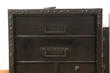 アンティーク家具　古民具・骨董　総ケヤキ(欅)材　江戸　重厚な佇まいが魅力の佐渡船箪笥(舟箪笥、掛硯型、懸硯型、小引き出し、小物収納)(R-057290)